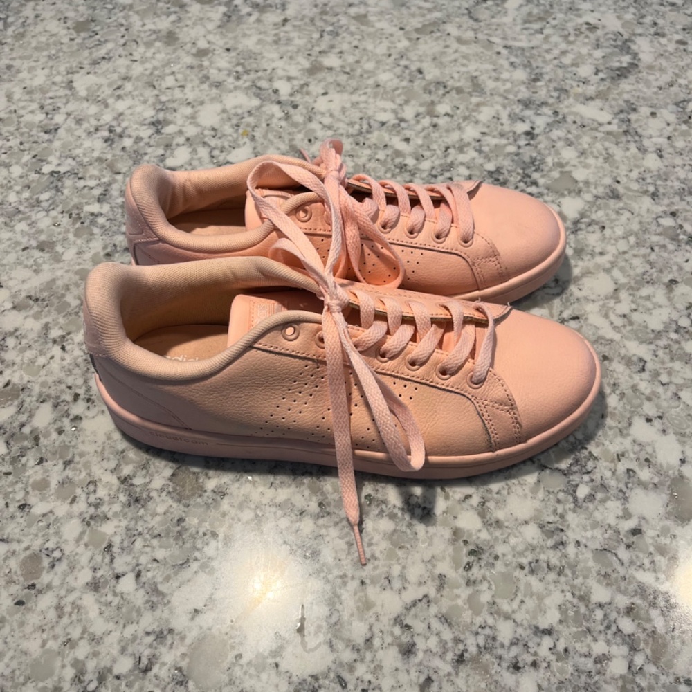 Adidas Gently Worn Women’s Sz 8